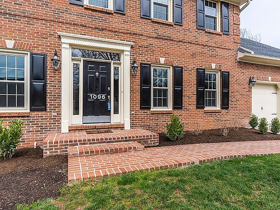 3rd image of 1096 Stowbridge Ln
