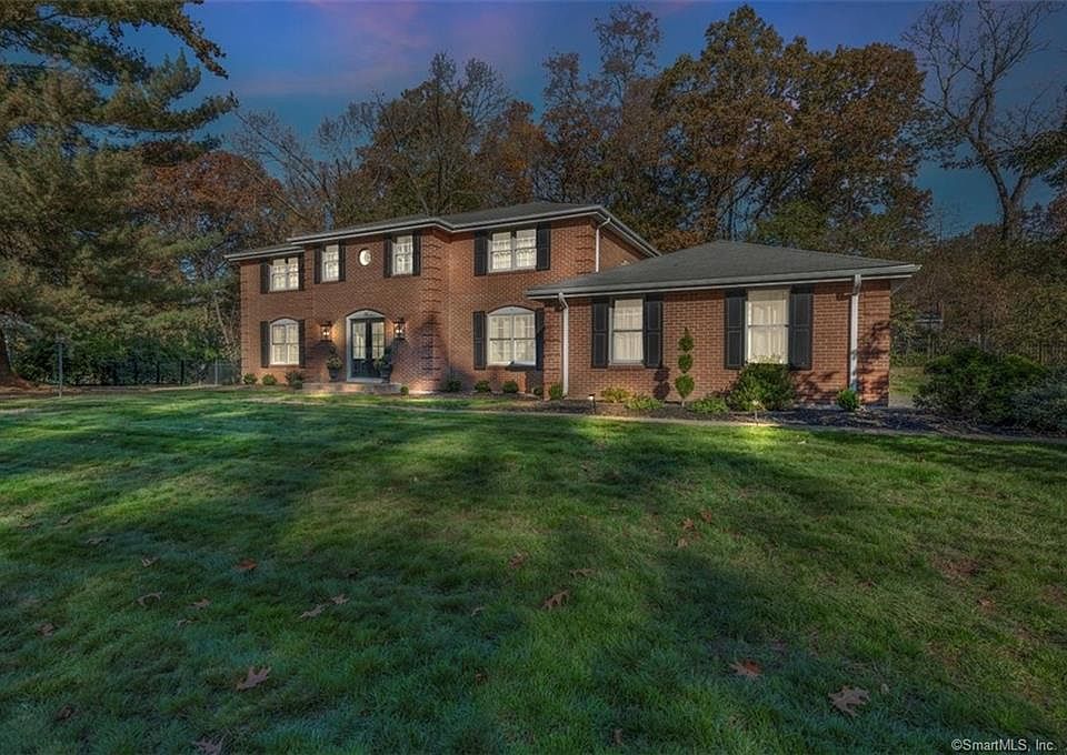 1st image of 32 Rosemary Lane