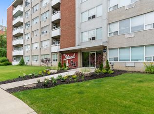810 Royal York Rd #604, Toronto, ON M8Y2T8