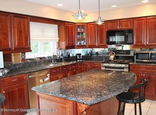 36 Longstreet Rd, Manalapan, NJ 07726