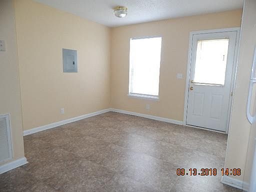 5th image of 123 Ballygar St APT 1