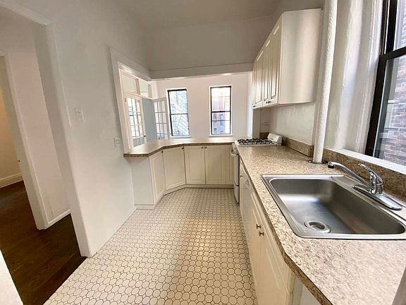 4th image of 206 W 88th St #5D