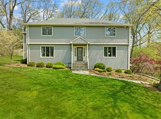 46 Wedgewood Rd, Trumbull, CT 06611