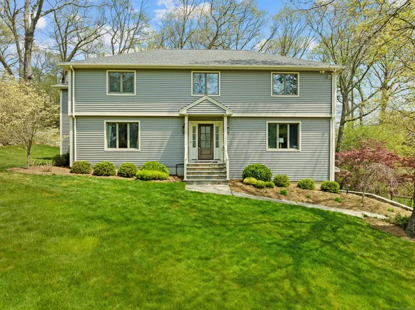 46 Wedgewood Road, Trumbull, CT 06611
