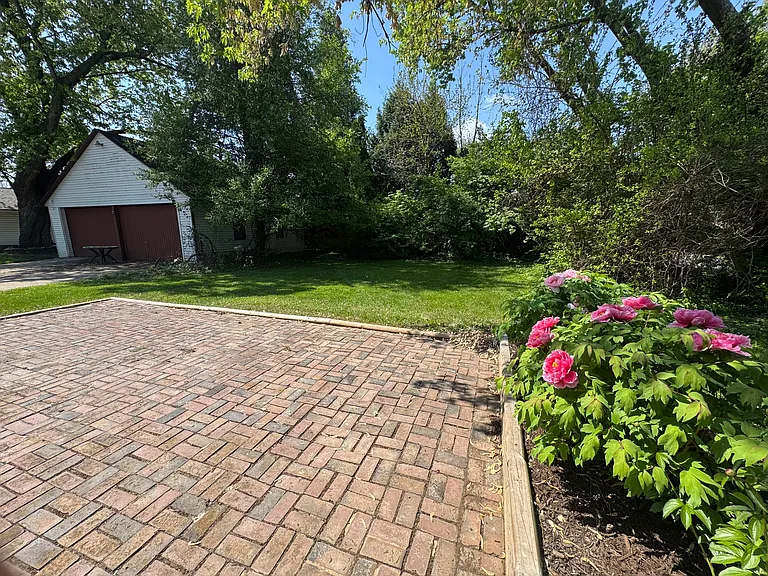 533 Morris Ave — Photo 27
