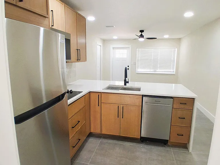 388 Hibiscus Ave — Photo 4