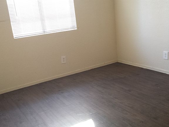 3rd image of 1910 Ferrell St APT 30