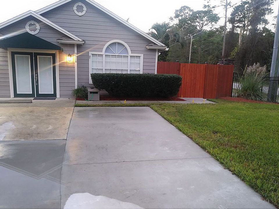 1st image of 9988 Somerset Grove Ln