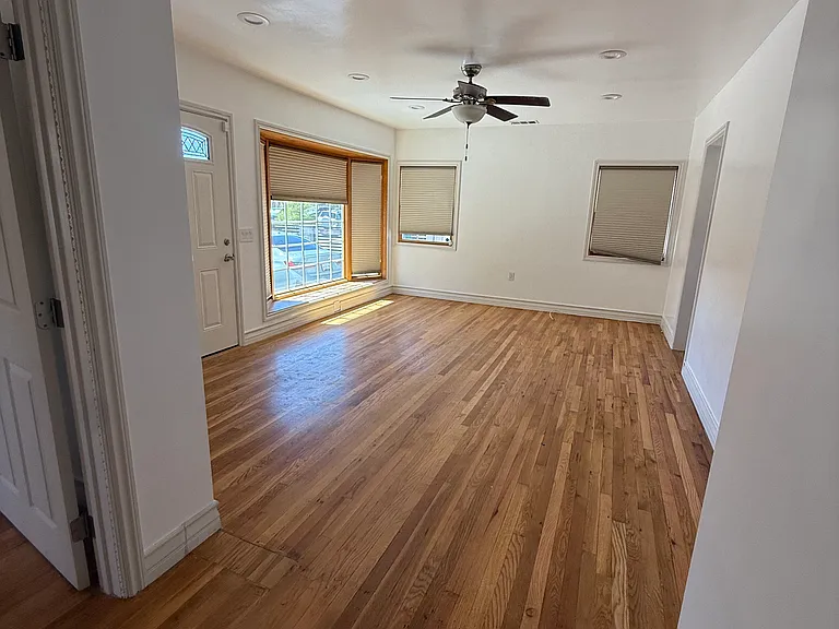 7418 Farmdale Ave — Photo 9