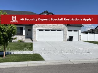 690 Silvermaple Dr, Ammon, ID 83401