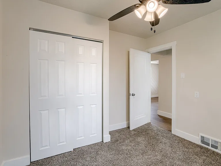 4818 Wirt St — Photo 14