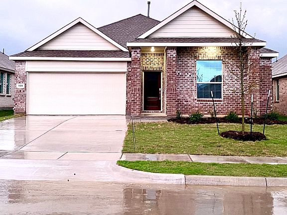 2nd image of 1109 Mahogany Ln