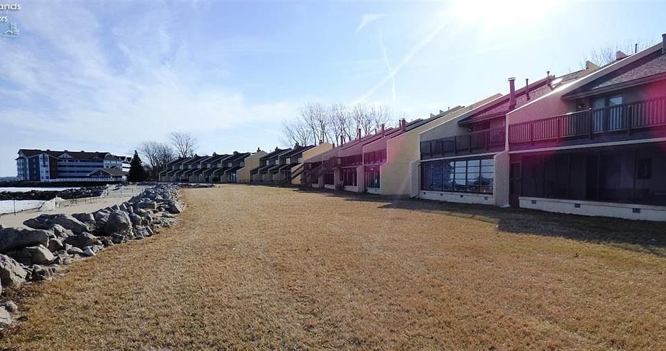 1st image of 44 Grande Lake Dr
