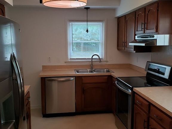 3rd image of 4418 S Verona Cir