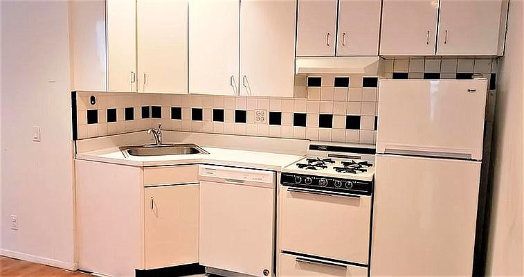 1st image of 1720 2nd Ave APT 4B