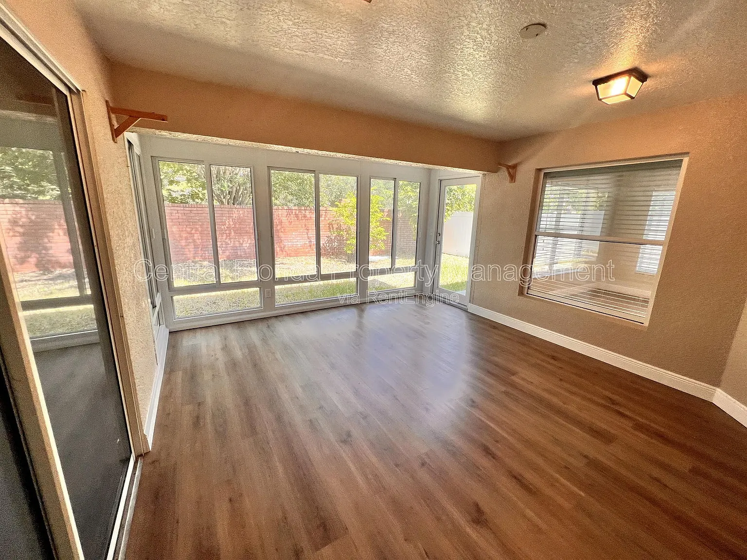 3 bed, 2.0 bath, 1711 sqft, $1,999 — Photo 2