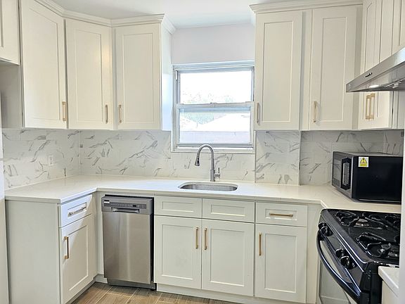 5th image of 288 W 236th St #3