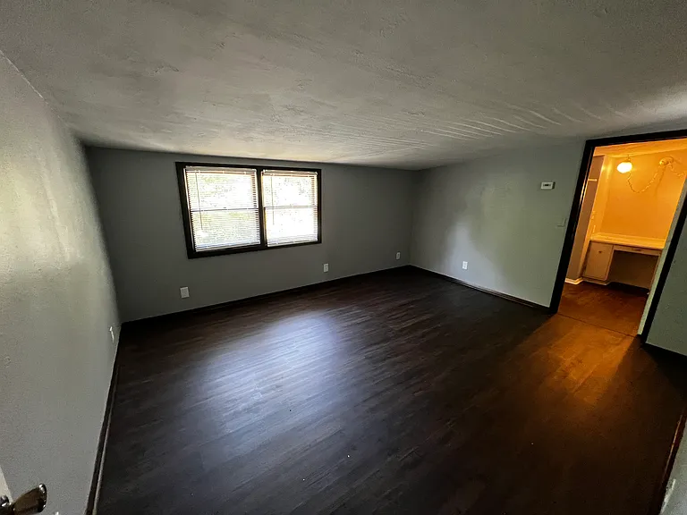 620 Paris Ave — Photo 10