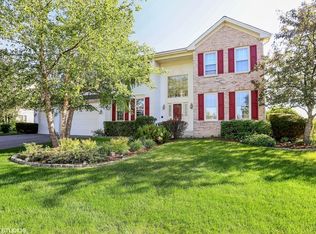 1591 Kensington Dr, Algonquin, IL 60102