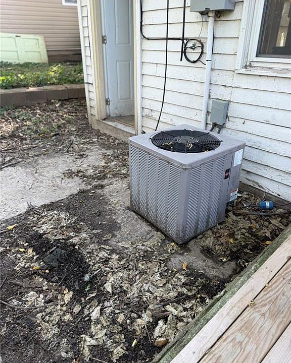 1st image of 813 N 5th St