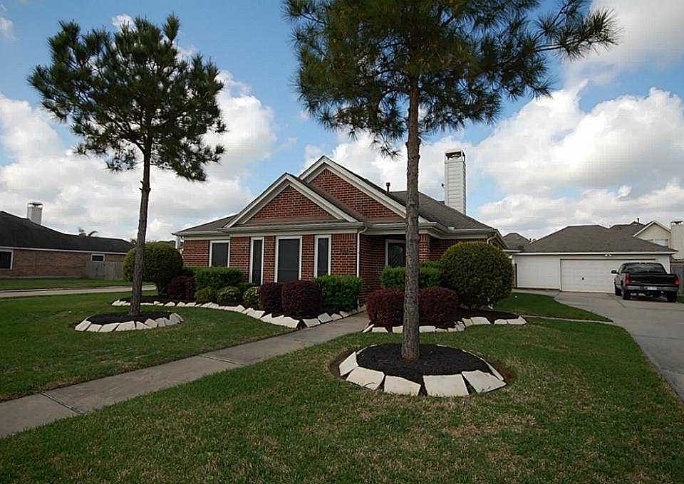 1st image of 108 Arbor Springs Ln