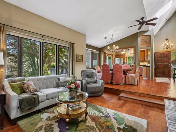 1523 S Bavarian Pass, Fridley, MN 55432
