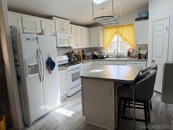 2nd image of 3505 Alpine Blvd Spc 5