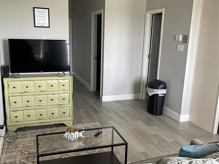 1015 Bluewater Dr #1 — Photo 5
