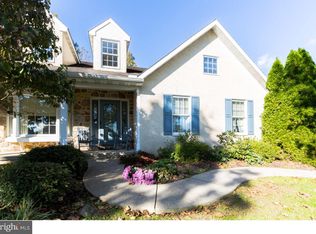 122 S Pine St, Elverson, PA 19520