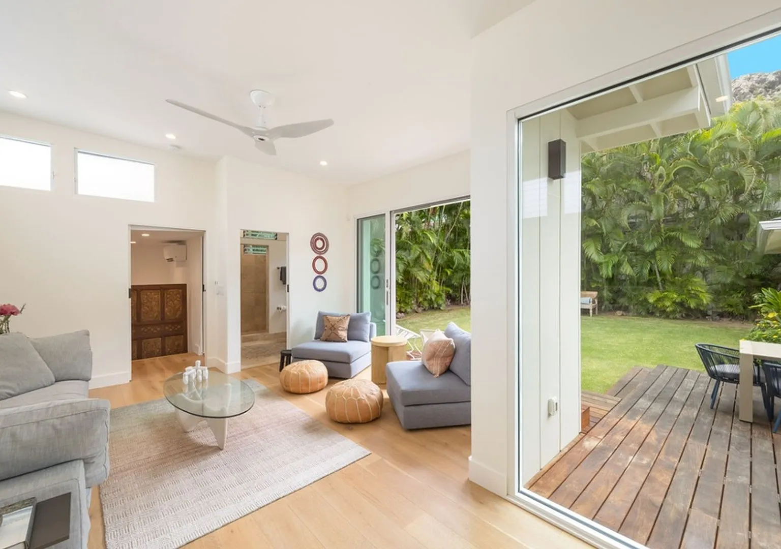 Majestic Retreat: Close to Beach, Designer Details, Expansive Rear Deck Views — Photo 2