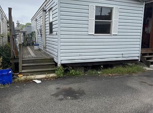 44 Oak St, Lodi, NJ 07644