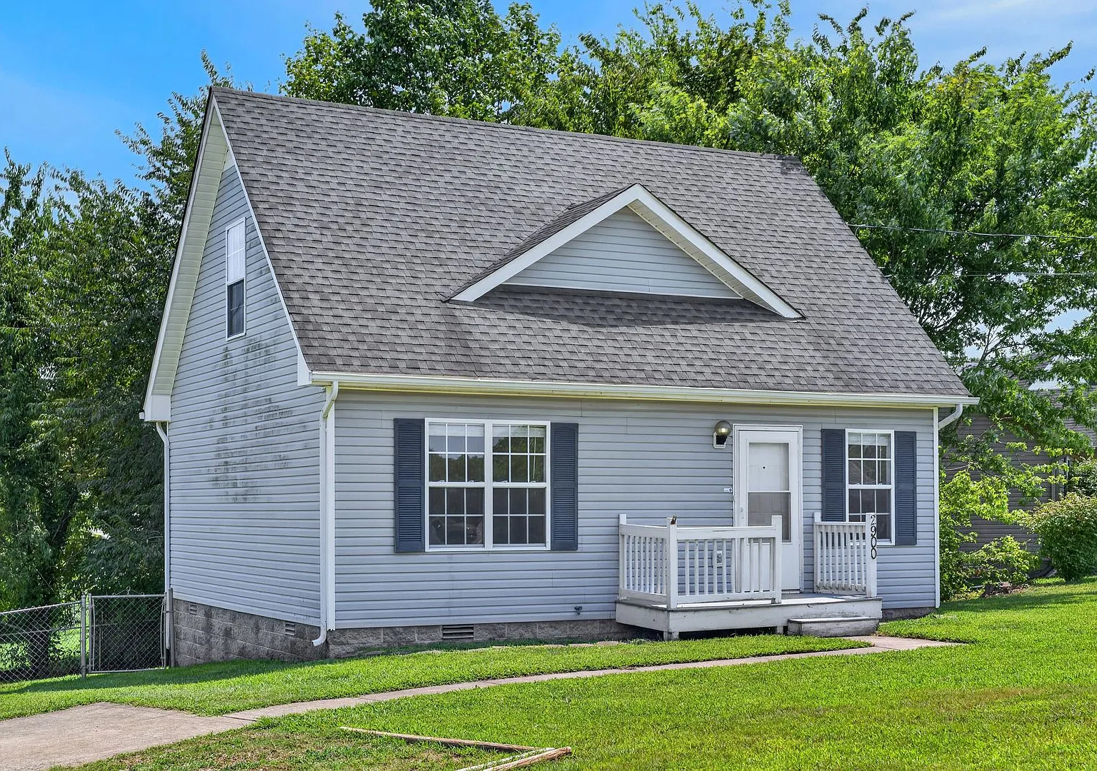 3 Bedroom 2 Bath Dog Friendly Home For Rent Near Post! — Photo 3