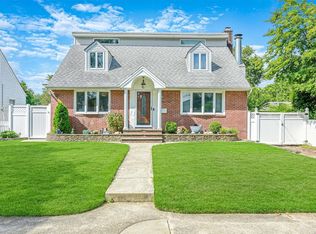 341 Charles St, West Hempstead, NY 11552