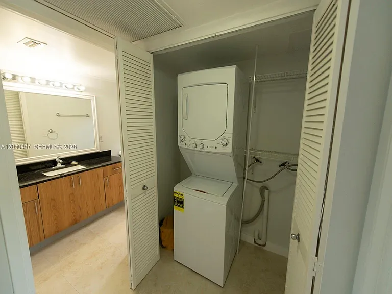 8373 Lake Dr #201 — Photo 55
