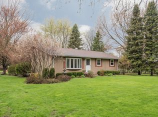 2501 Greenwood Rd, Woodstock, IL 60098
