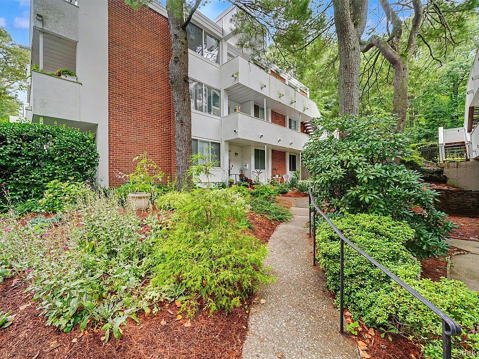 1st image of 321 Tallwood Drive