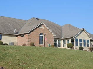 535 Edgehill Cir, Logan, OH 43138