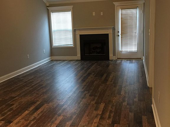 3rd image of 172 Middleton Park Ln