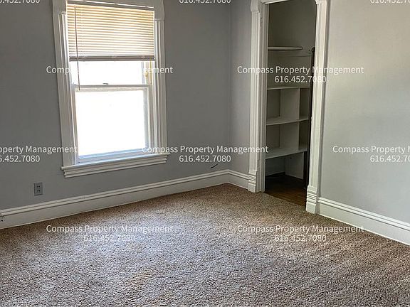 3rd image of 1803 Oakwood Ave NE