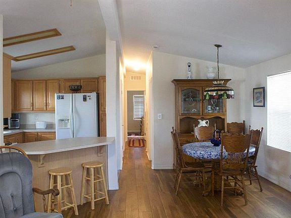 2nd image of 1285 E Washington Ave Space 15