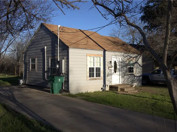 1002 S Tyler St, McGregor, TX 76657