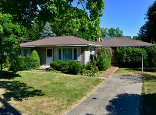 523 James St, Spring Lake, MI 49456