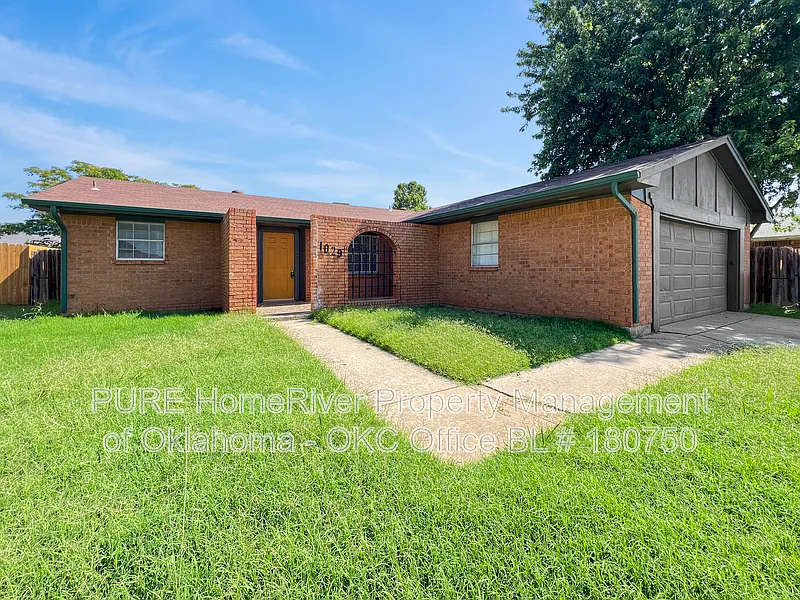 3 bed, 2.0 bath, 1215 sqft, $1,475 — Photo 1