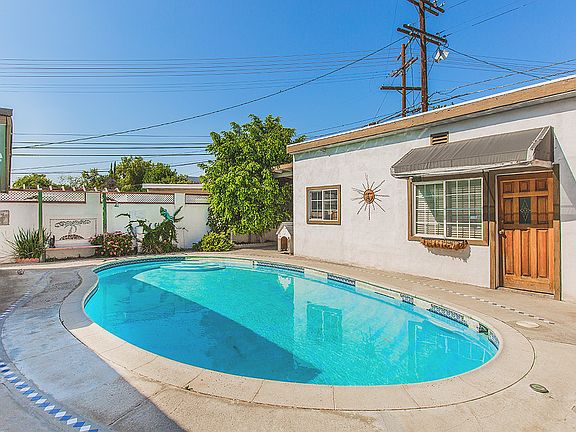 3rd image of 8760 Matilija Ave