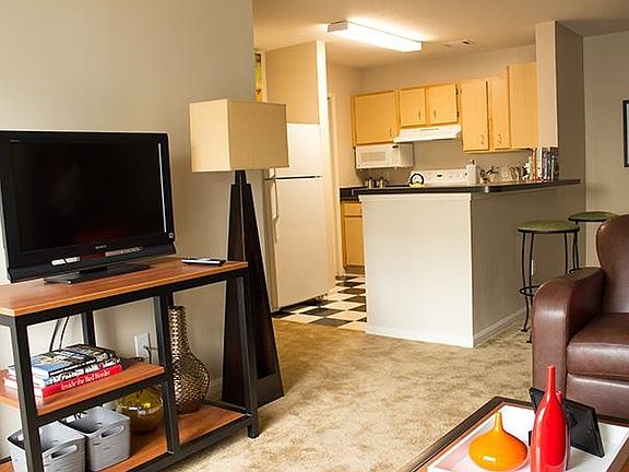 Full size living room/dining area