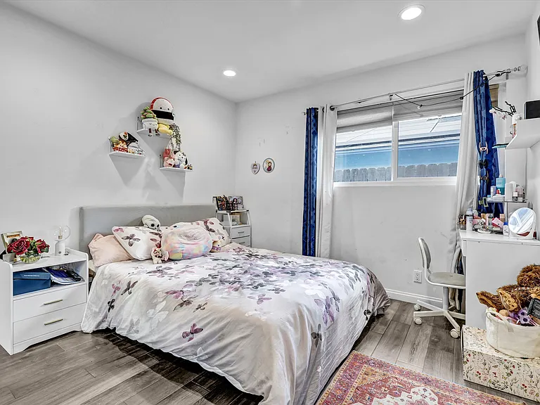 3078 Trinity Dr — Photo 29