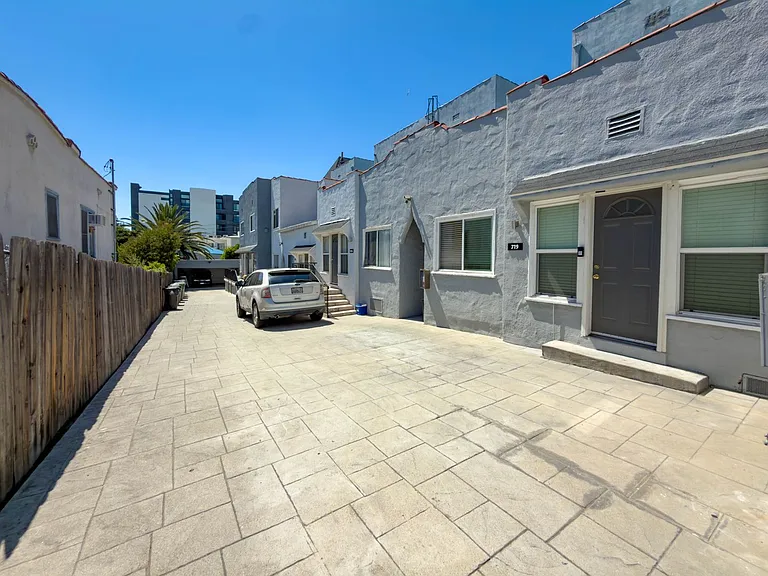 719 N Madison Ave — Photo 2