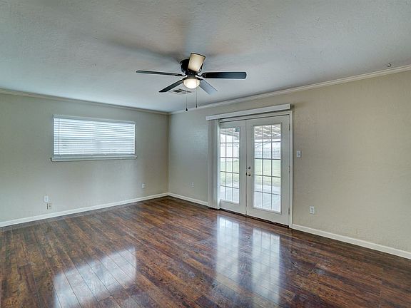 5th image of 1429 NW Great Plains Blvd