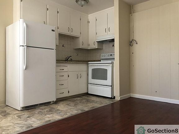 5th image of 132 N 5th St APT 2