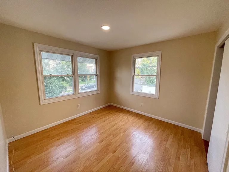 240 Grand Ave #2 — Photo 8